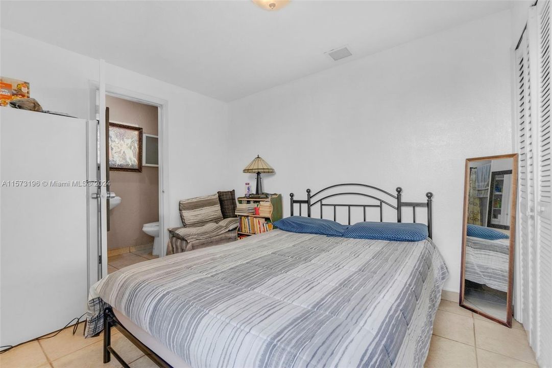 For Sale: $700,000 (2 beds, 1 baths, 1518 Square Feet)