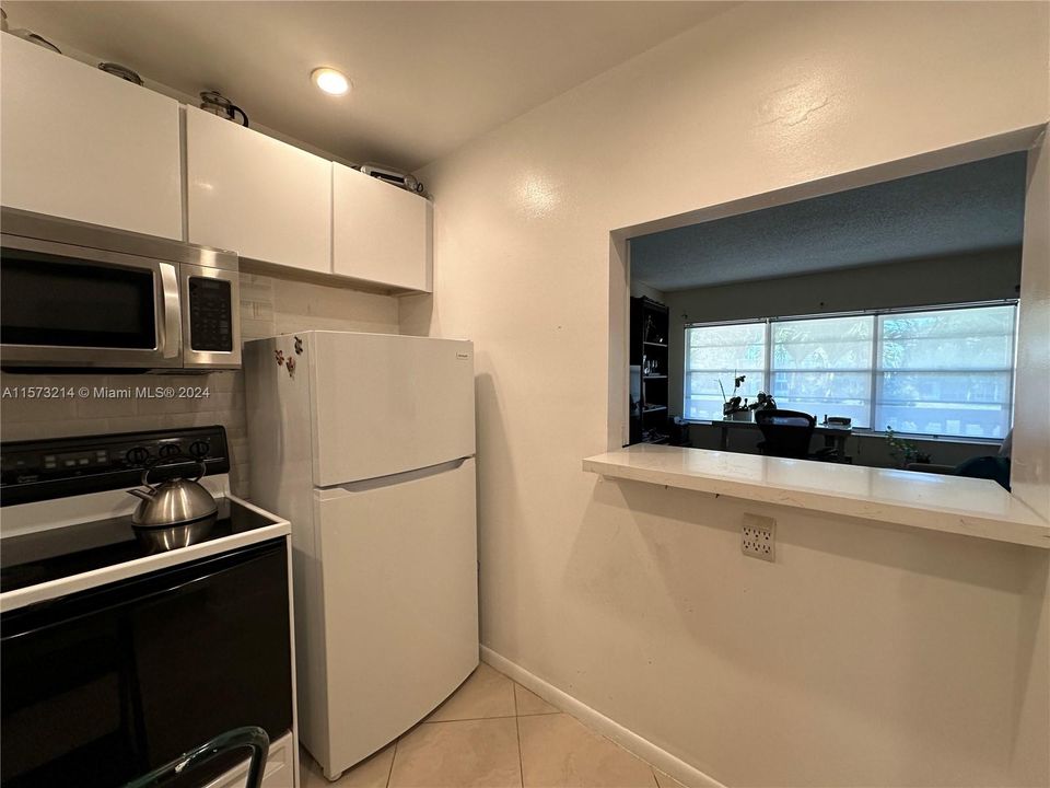 For Rent: $1,500 (1 beds, 1 baths, 585 Square Feet)