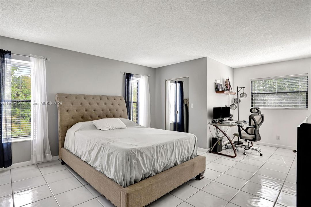 For Sale: $305,000 (2 beds, 2 baths, 1445 Square Feet)