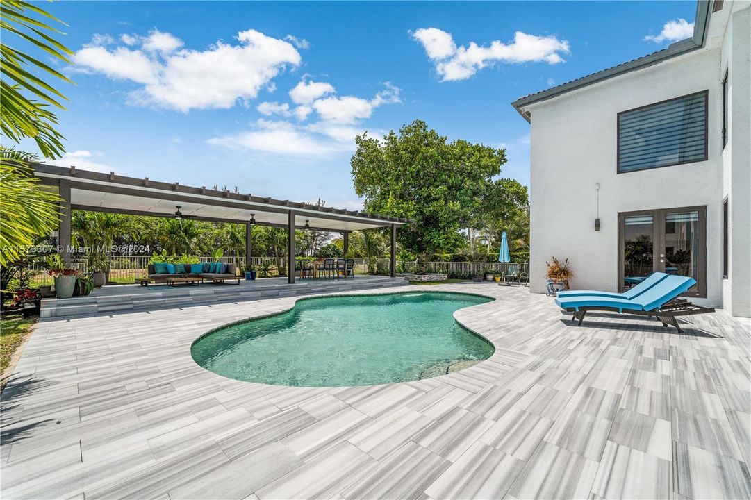 Active With Contract: $1,545,000 (4 beds, 3 baths, 3488 Square Feet)