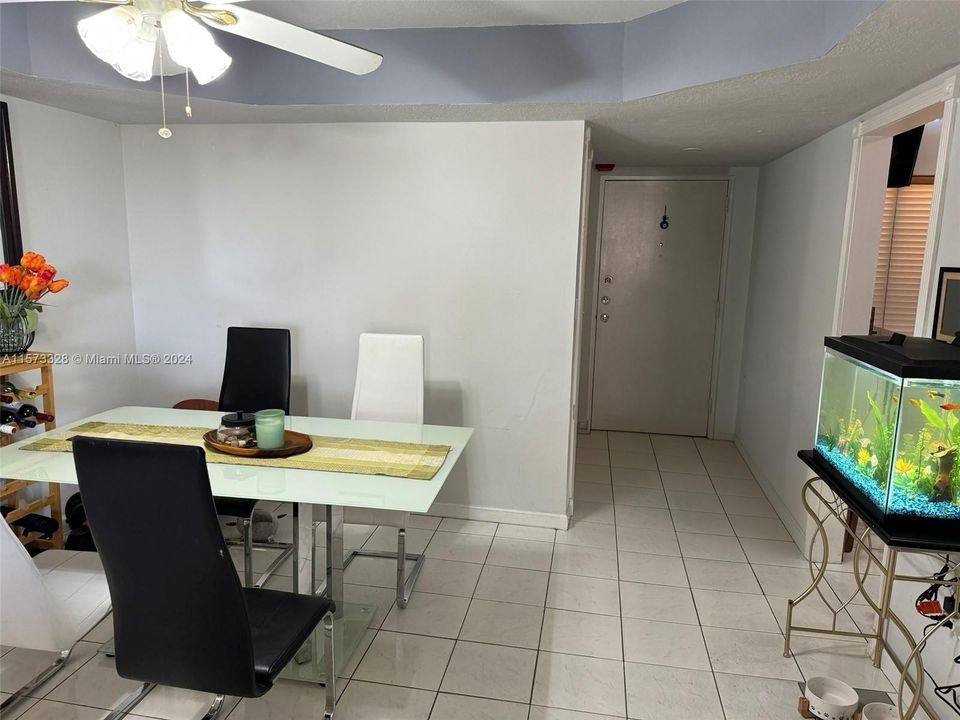 For Sale: $410,000 (2 beds, 2 baths, 1202 Square Feet)