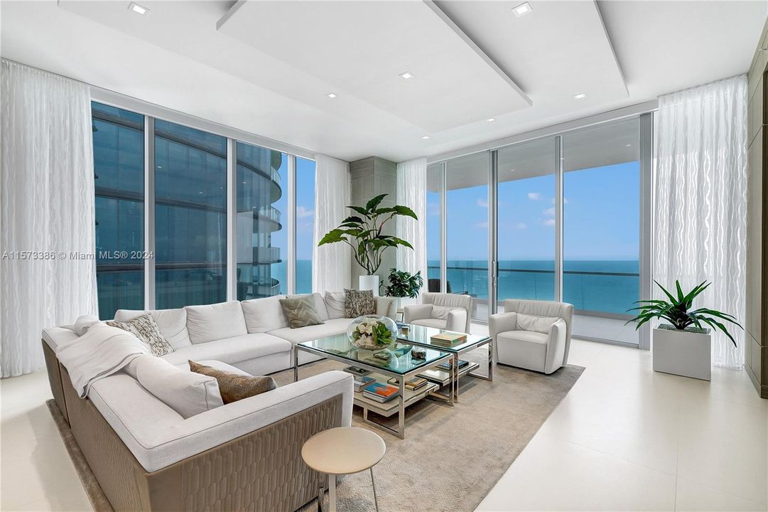 Active With Contract: $7,995,000 (4 beds, 5 baths, 3625 Square Feet)