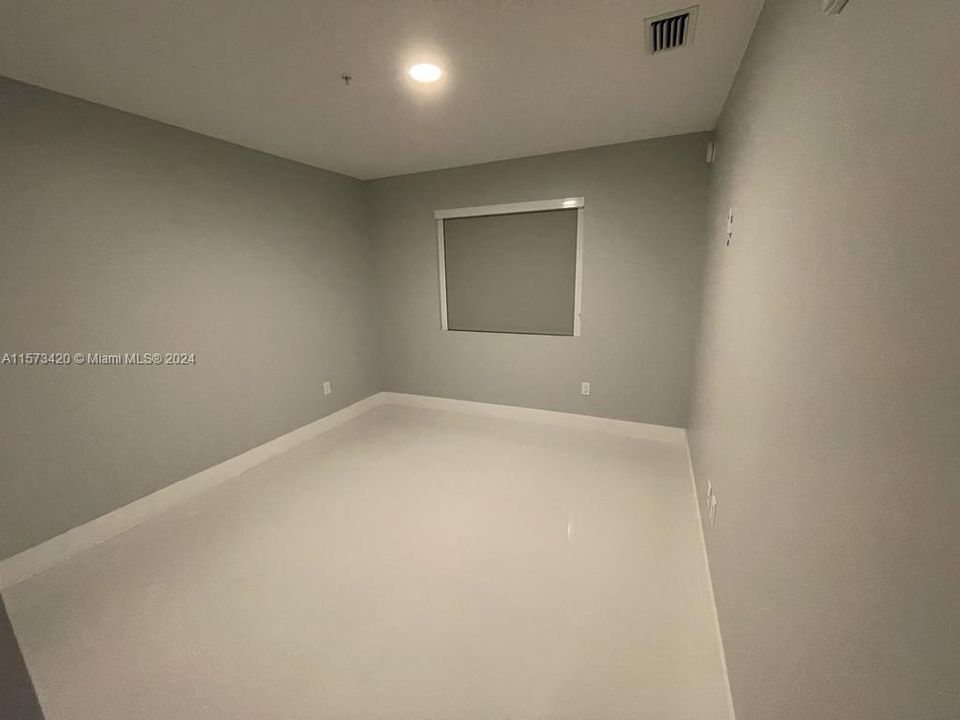 待售: $425,000 (2 贝兹, 2 浴室, 1213 平方英尺)