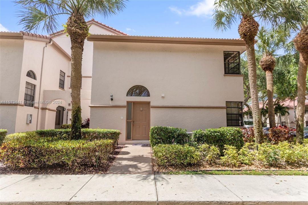 For Sale: $329,500 (3 beds, 2 baths, 1657 Square Feet)