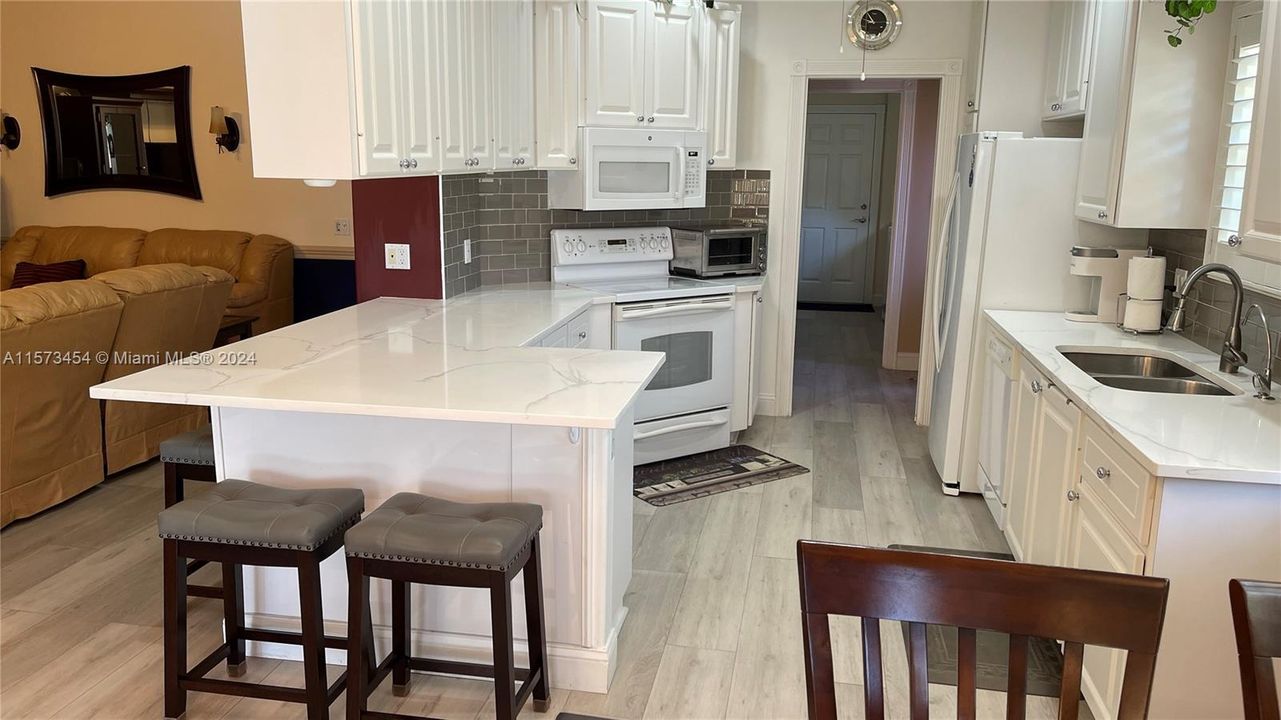 For Sale: $529,000 (2 beds, 2 baths, 1526 Square Feet)
