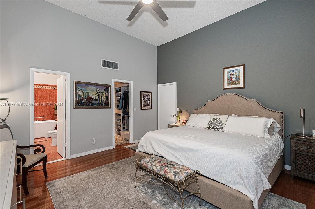 For Sale: $749,900 (2 beds, 2 baths, 1680 Square Feet)