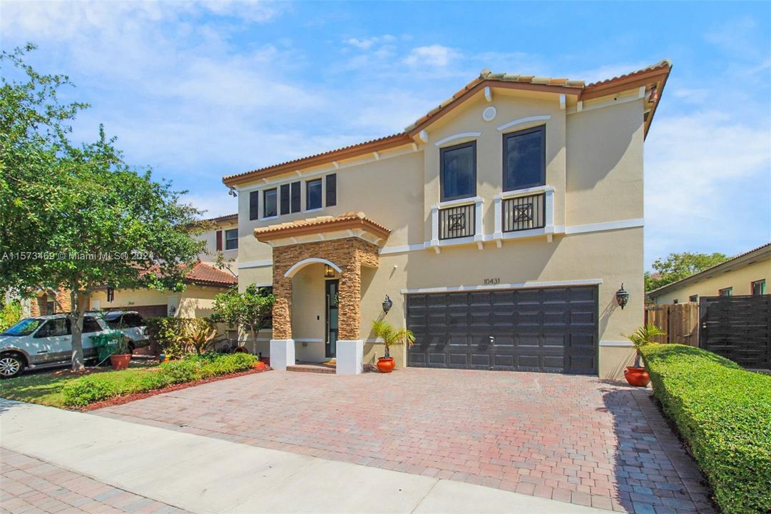Active With Contract: $759,990 (4 beds, 2 baths, 2557 Square Feet)