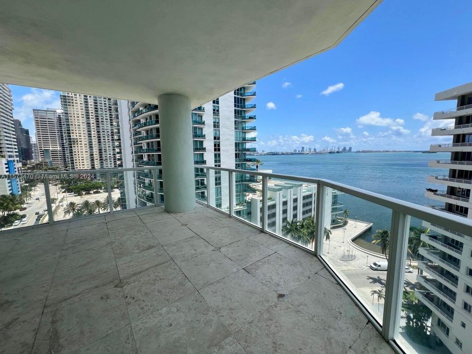 Active With Contract: $5,500 (2 beds, 2 baths, 1594 Square Feet)