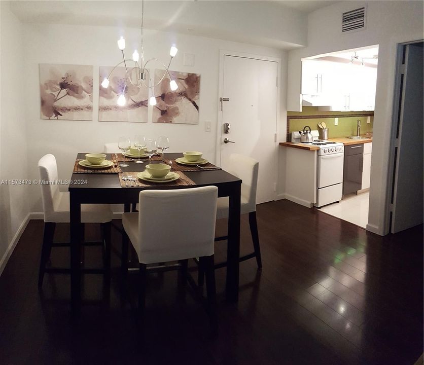 For Sale: $239,000 (1 beds, 1 baths, 420 Square Feet)