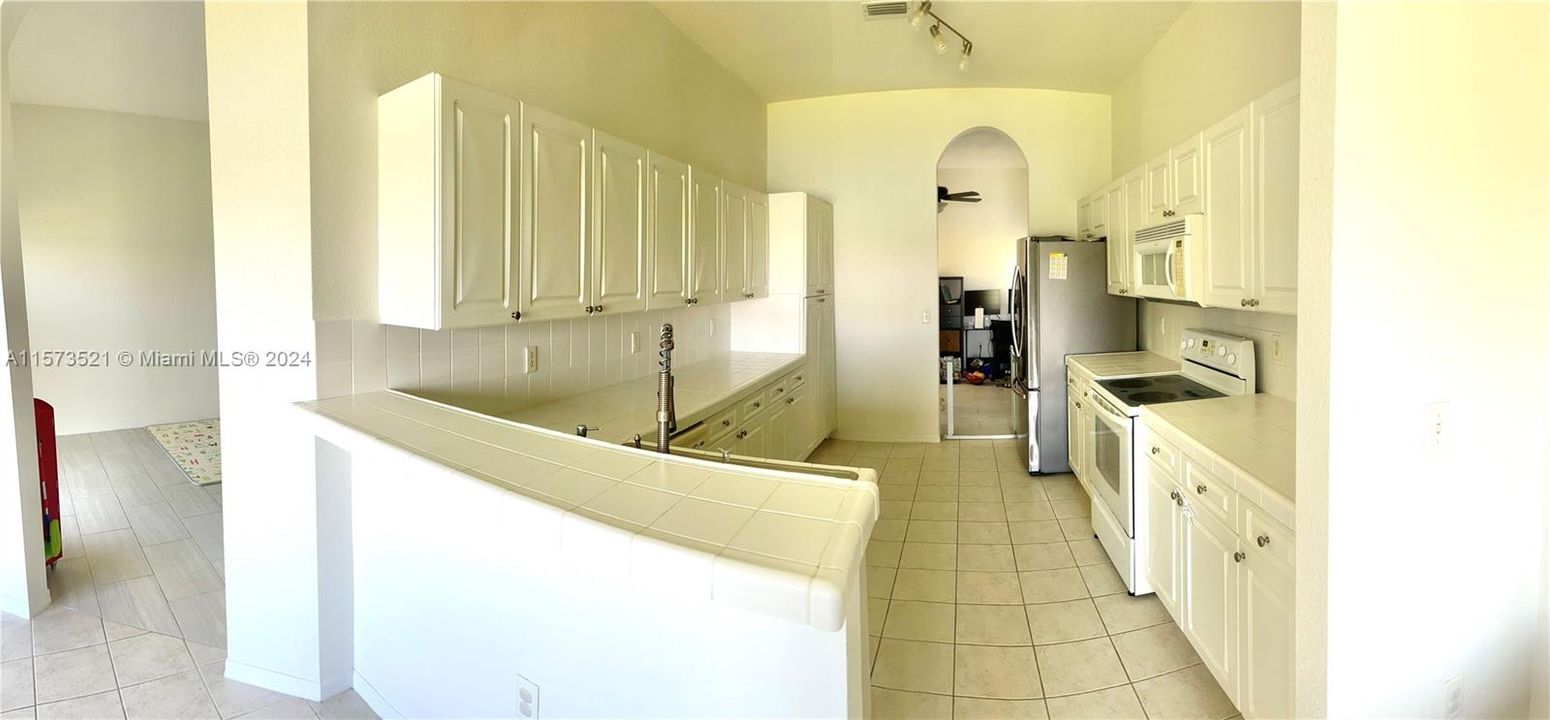 For Sale: $391,600 (3 beds, 2 baths, 1854 Square Feet)