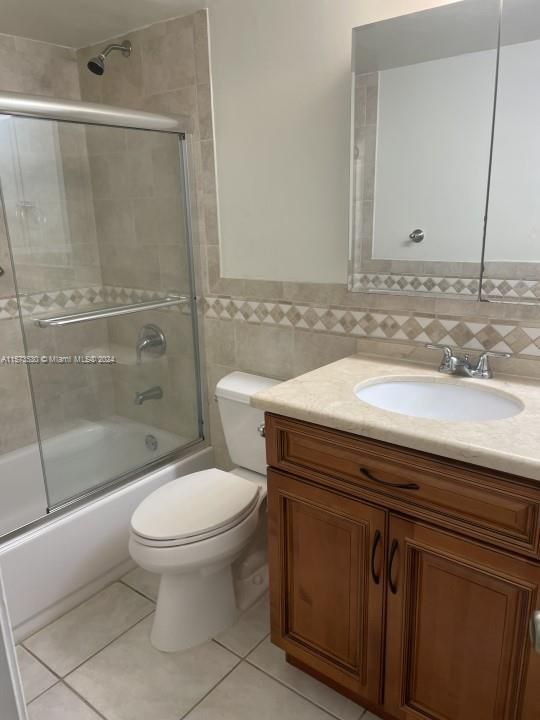 For Sale: $373,500 (2 beds, 2 baths, 1040 Square Feet)