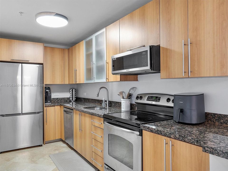 For Sale: $379,000 (2 beds, 2 baths, 1130 Square Feet)
