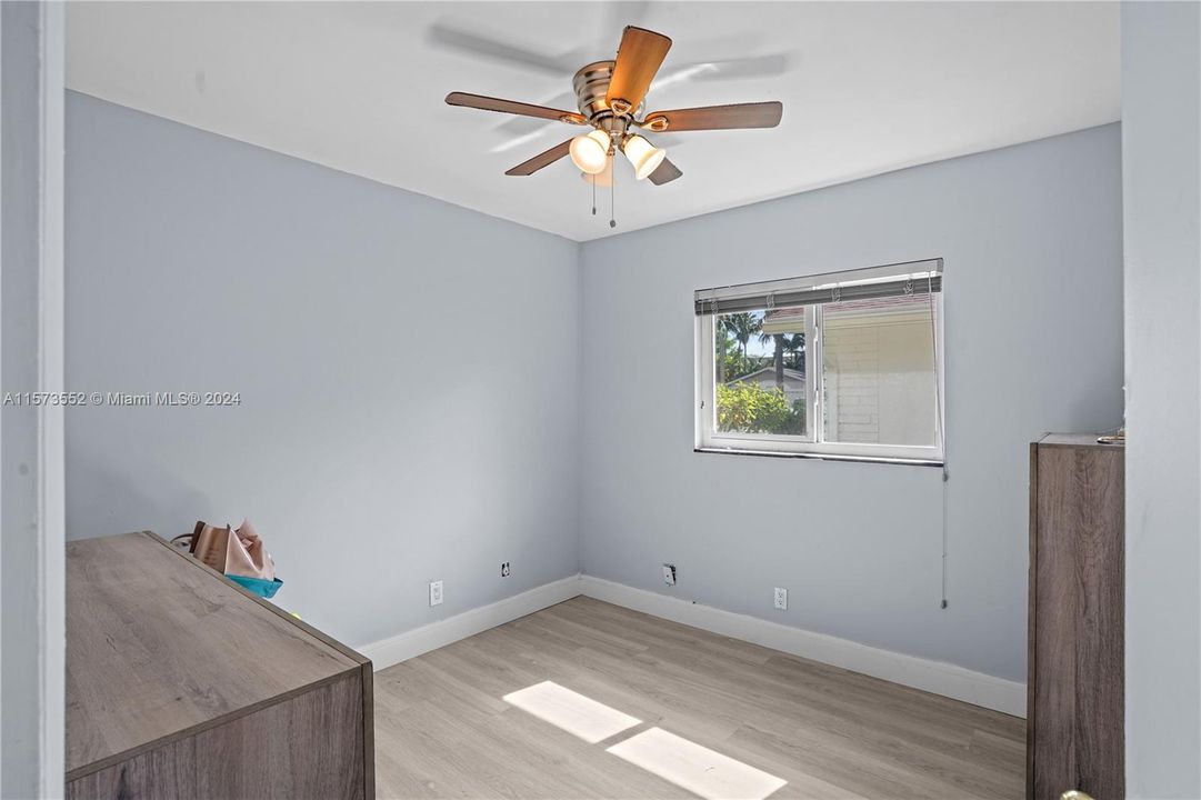 Active With Contract: $550,000 (4 beds, 2 baths, 1516 Square Feet)