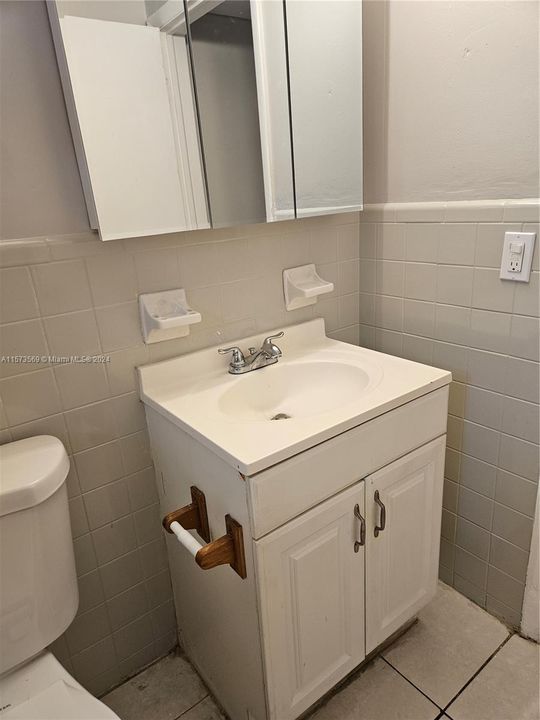 Недавно арендовано: $2,100 (2 спален, 1 ванн, 5105 Квадратных фут)