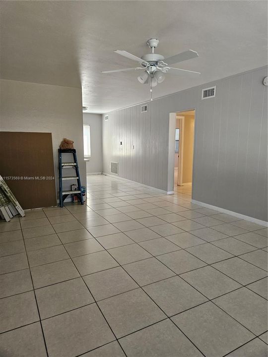 Recently Rented: $2,100 (2 beds, 1 baths, 5105 Square Feet)