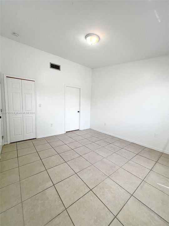 For Rent: $2,150 (3 beds, 2 baths, 1024 Square Feet)