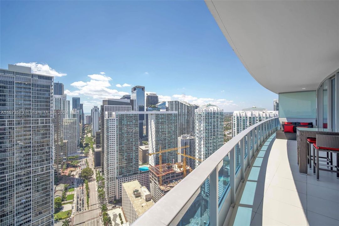 Active With Contract: $1,270,000 (2 beds, 2 baths, 1255 Square Feet)