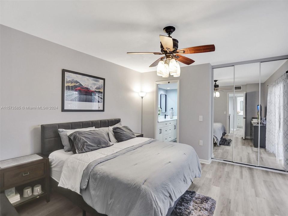 For Sale: $400,000 (2 beds, 2 baths, 1235 Square Feet)