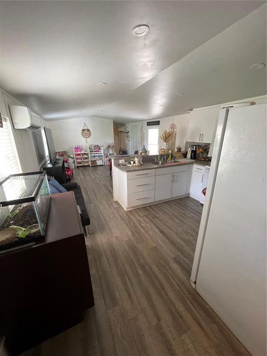 For Sale: $150,000 (2 beds, 2 baths, 5169 Square Feet)