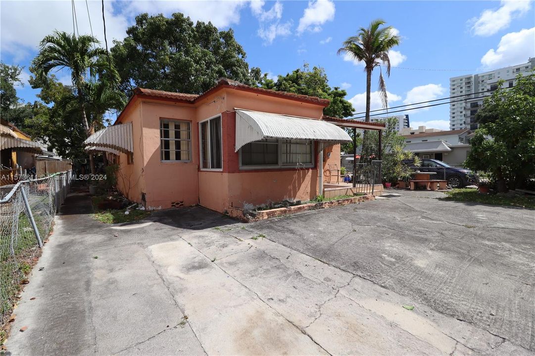 Active With Contract: $490,000 (0 beds, 0 baths, 1488 Square Feet)