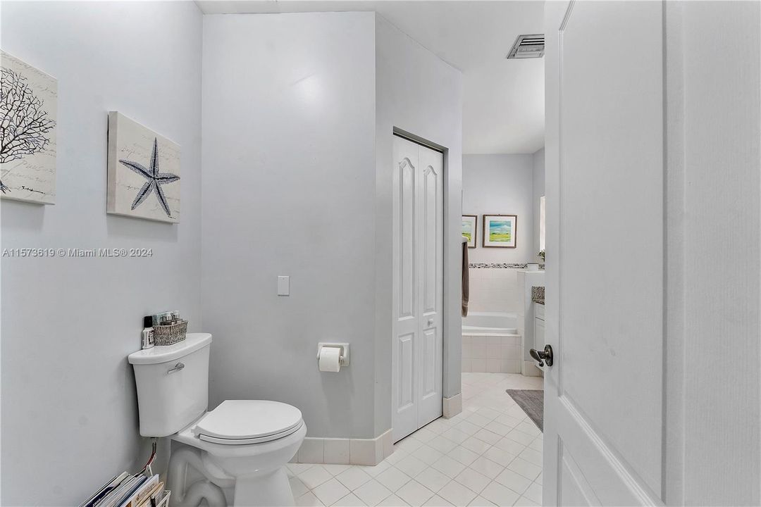 Active With Contract: $699,500 (3 beds, 2 baths, 1521 Square Feet)