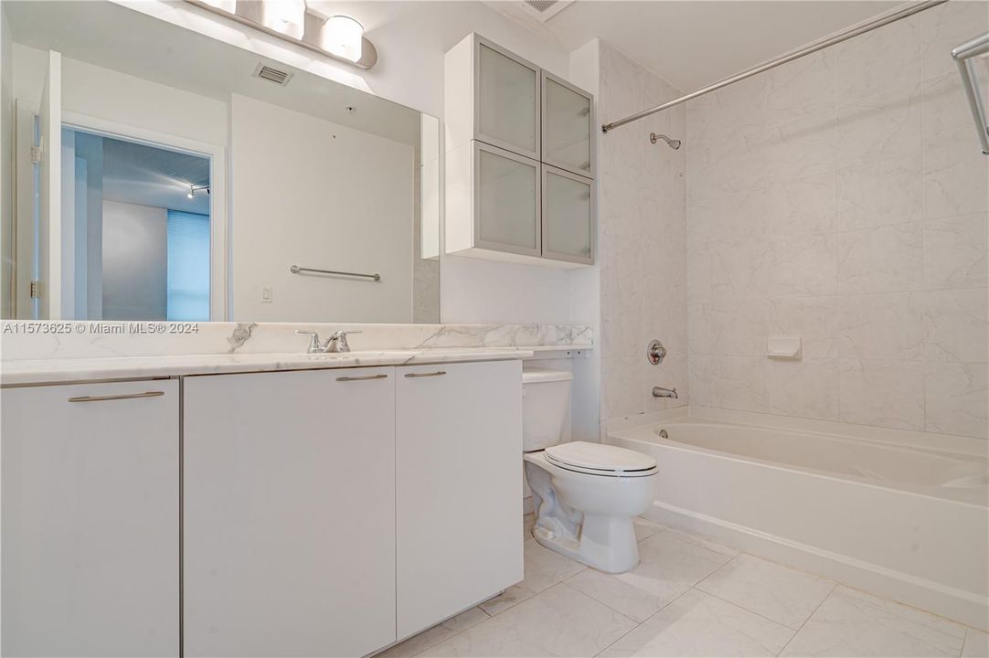 Active With Contract: $480,000 (2 beds, 2 baths, 1185 Square Feet)