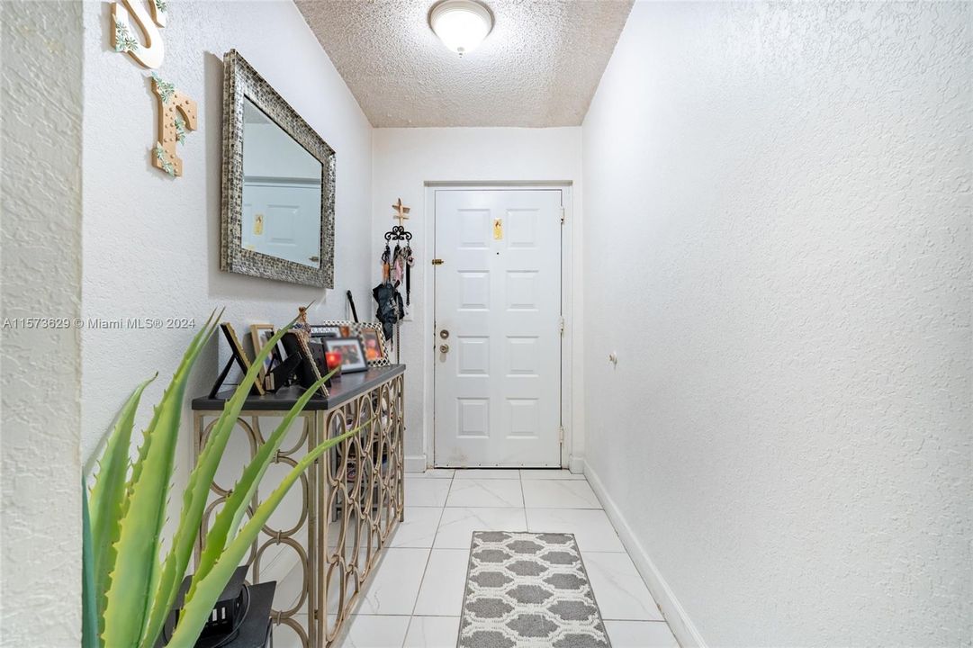 For Sale: $349,000 (2 beds, 2 baths, 1197 Square Feet)