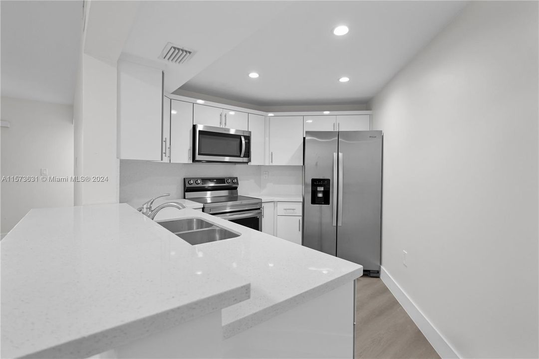 For Rent: $2,650 (2 beds, 2 baths, 1126 Square Feet)