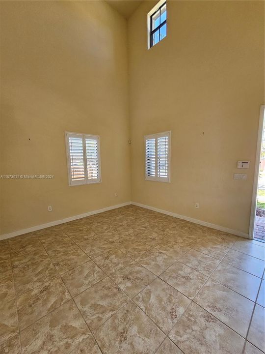 For Rent: $3,450 (3 beds, 2 baths, 2257 Square Feet)