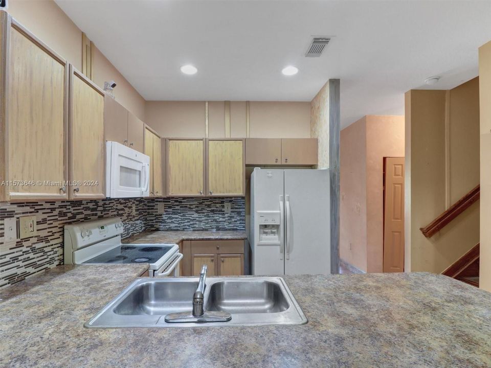 For Sale: $379,999 (2 beds, 2 baths, 1451 Square Feet)