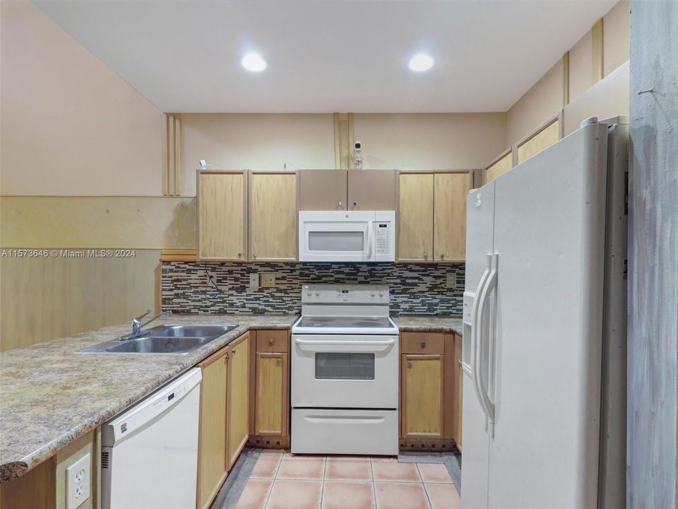 For Sale: $379,999 (2 beds, 2 baths, 1451 Square Feet)