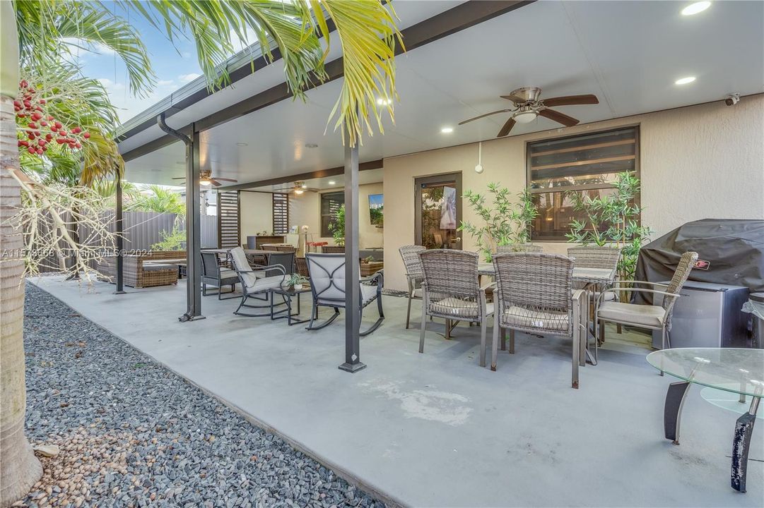 Recently Sold: $615,000 (4 beds, 3 baths, 1904 Square Feet)