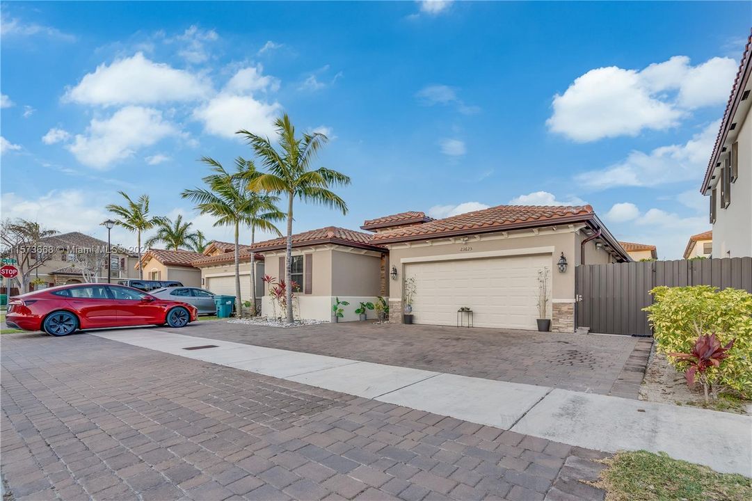 Recently Sold: $615,000 (4 beds, 3 baths, 1904 Square Feet)