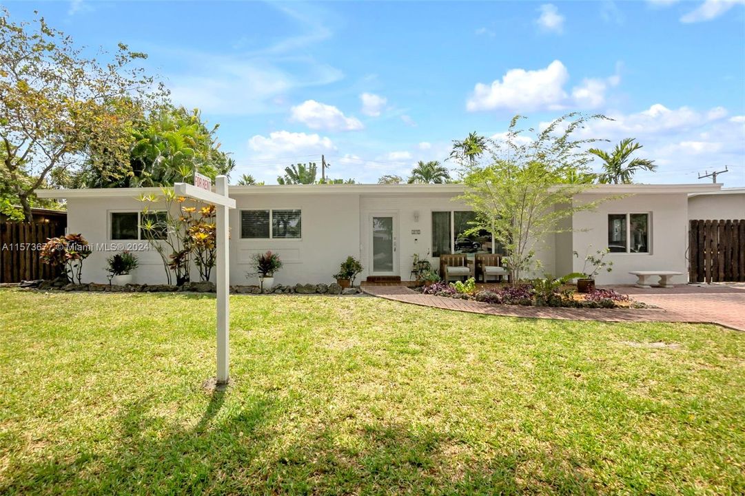 Active With Contract: $5,400 (4 beds, 2 baths, 1795 Square Feet)