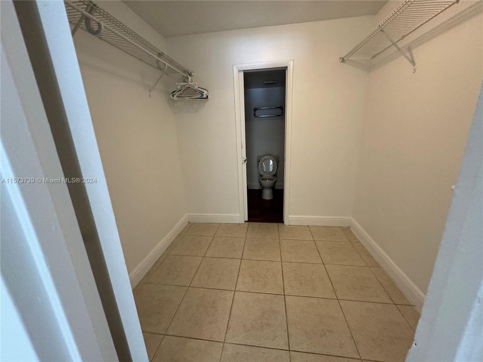 Recently Rented: $2,300 (2 beds, 2 baths, 1023 Square Feet)