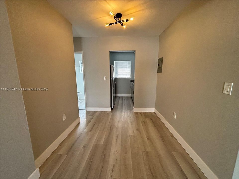 For Rent: $1,850 (1 beds, 1 baths, 550 Square Feet)