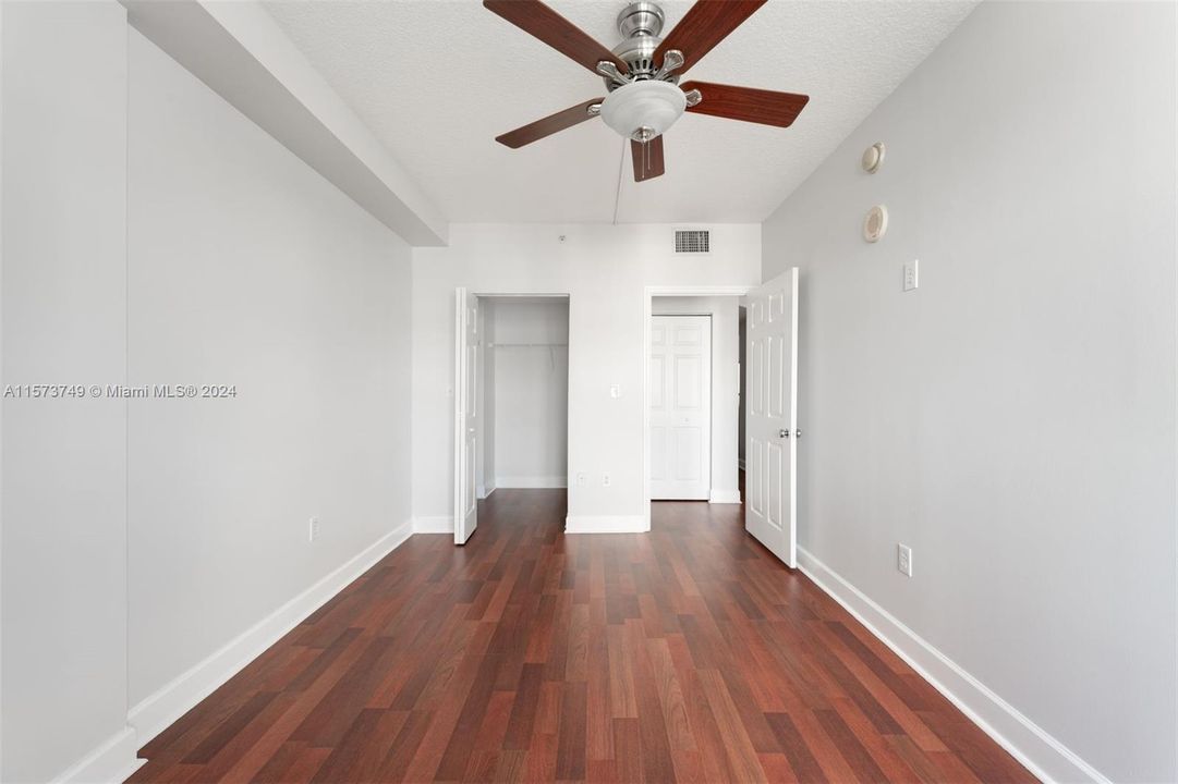 For Rent: $2,450 (1 beds, 1 baths, 762 Square Feet)