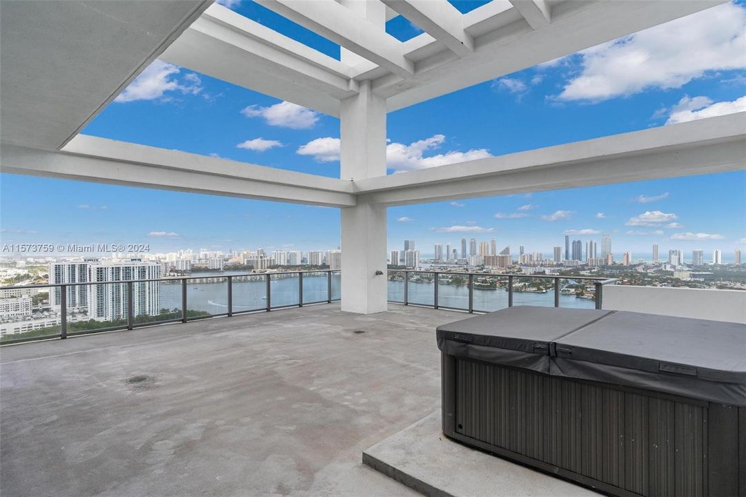 For Sale: $1,760,000 (4 beds, 4 baths, 2279 Square Feet)