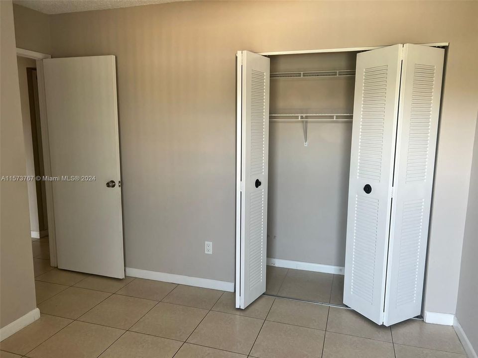 Recently Rented: $3,000 (3 beds, 2 baths, 1546 Square Feet)