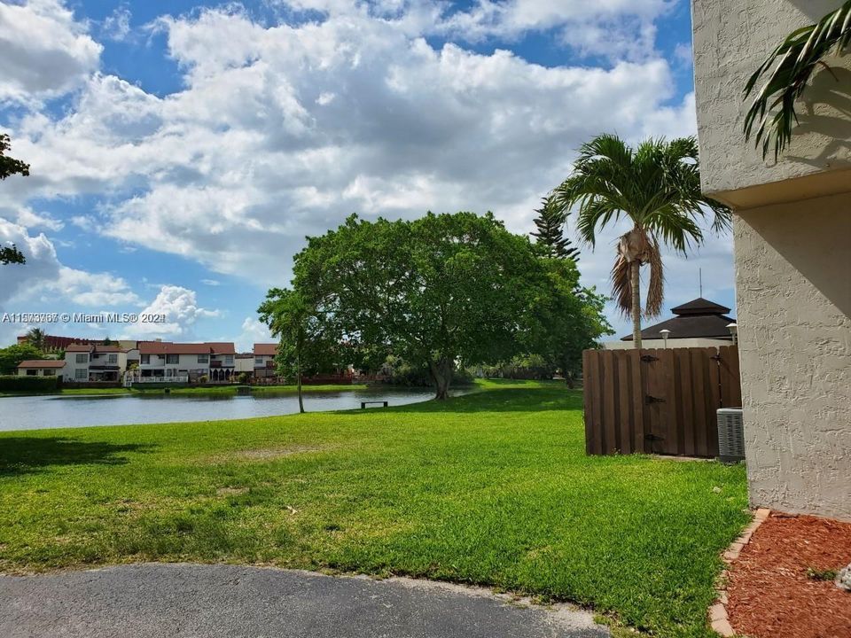 Recently Rented: $3,000 (3 beds, 2 baths, 1546 Square Feet)