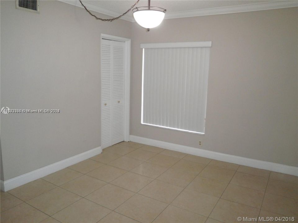 Recently Rented: $3,000 (3 beds, 2 baths, 1546 Square Feet)