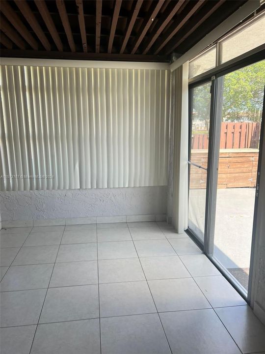 Recently Rented: $3,000 (3 beds, 2 baths, 1546 Square Feet)