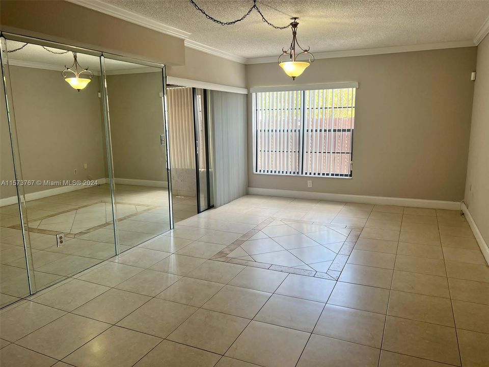 Recently Rented: $3,000 (3 beds, 2 baths, 1546 Square Feet)