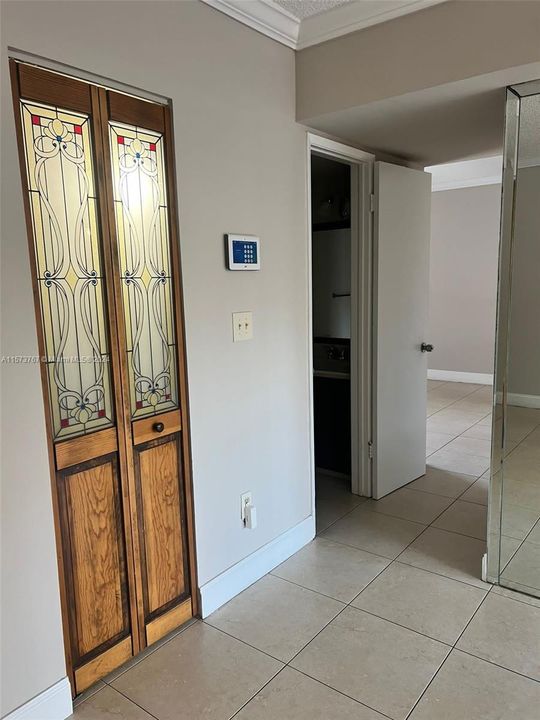 Recently Rented: $3,000 (3 beds, 2 baths, 1546 Square Feet)