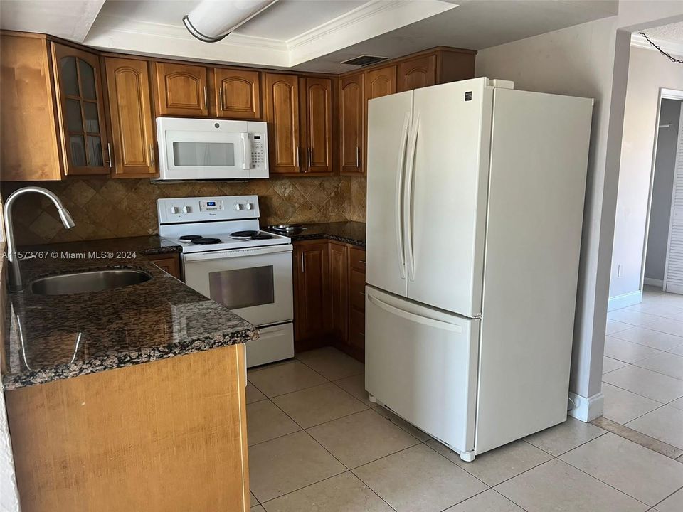 Recently Rented: $3,000 (3 beds, 2 baths, 1546 Square Feet)