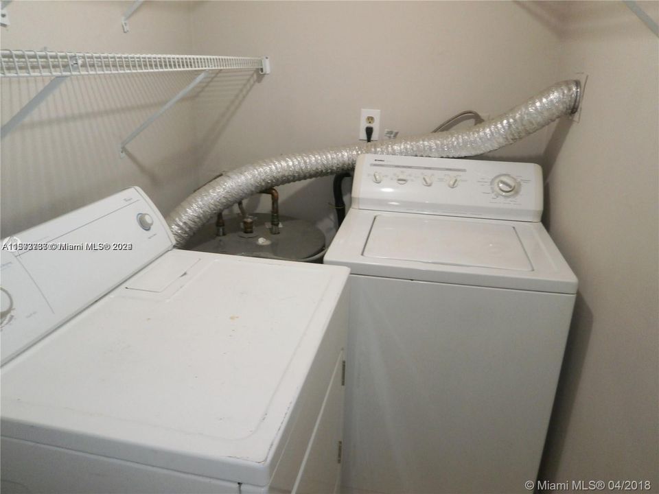 Recently Rented: $3,000 (3 beds, 2 baths, 1546 Square Feet)