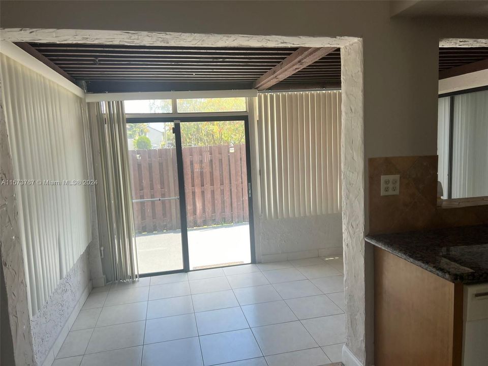 Recently Rented: $3,000 (3 beds, 2 baths, 1546 Square Feet)