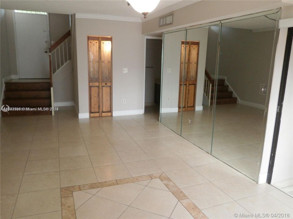 Recently Rented: $3,000 (3 beds, 2 baths, 1546 Square Feet)