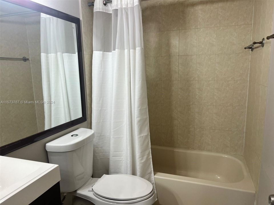 Recently Rented: $3,000 (3 beds, 2 baths, 1546 Square Feet)