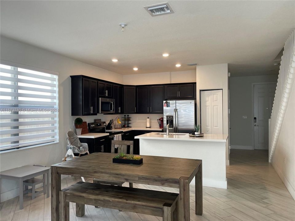 Active With Contract: $439,900 (3 beds, 2 baths, 1616 Square Feet)